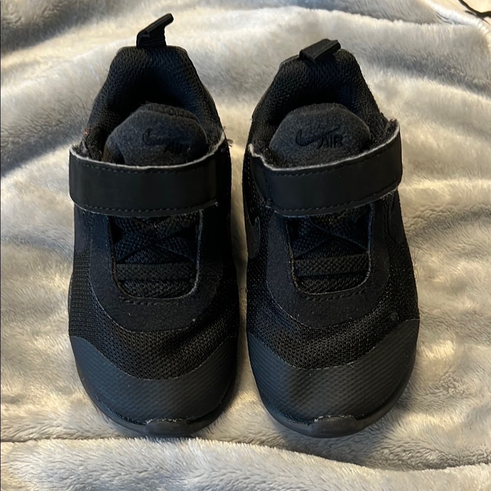 Nike Black Slip-On Sneakers with Elastic Laces and Velcro strap Toddler Size 6C